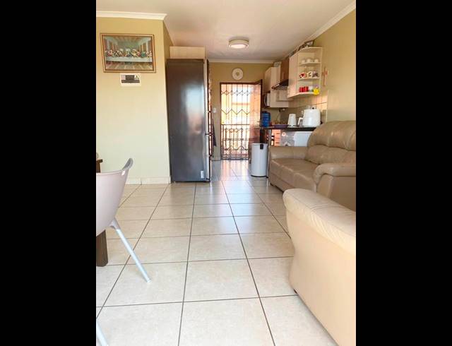 2 BEDROOM TOWNHOUSE FOR SALE IN MALVERN EAST EXT